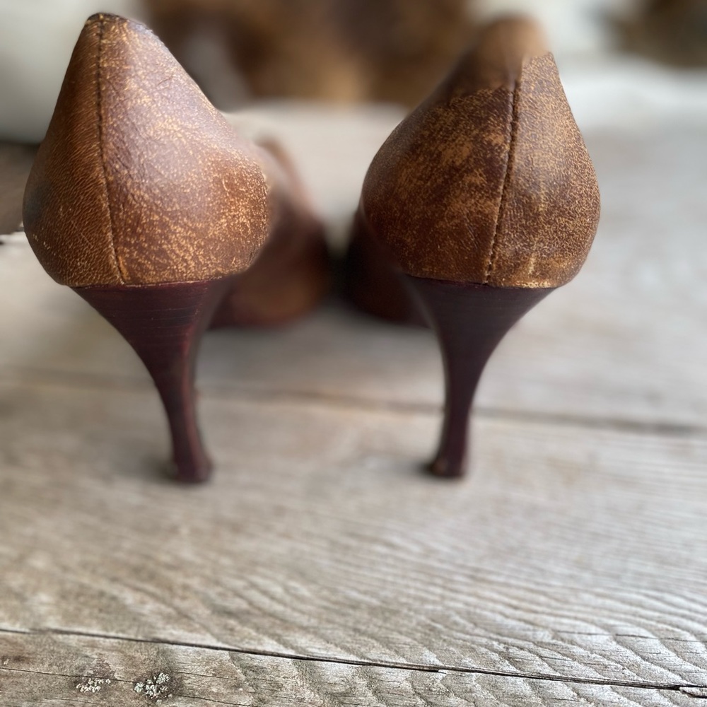 SCHUTZ Brown Distressed Leather Pointed-Toe Heels - Picture 5 of 5